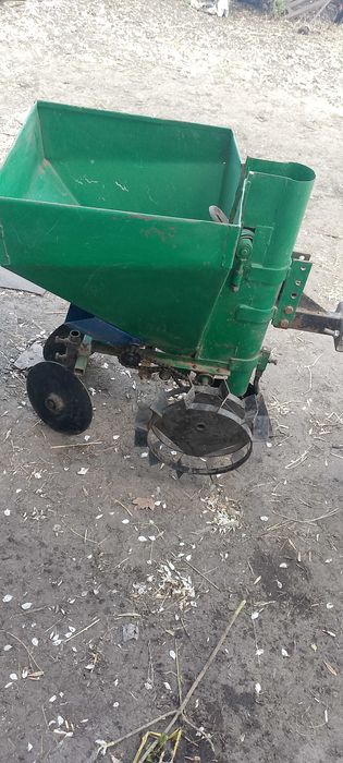Продам сажалку і фрезу до мотоблока