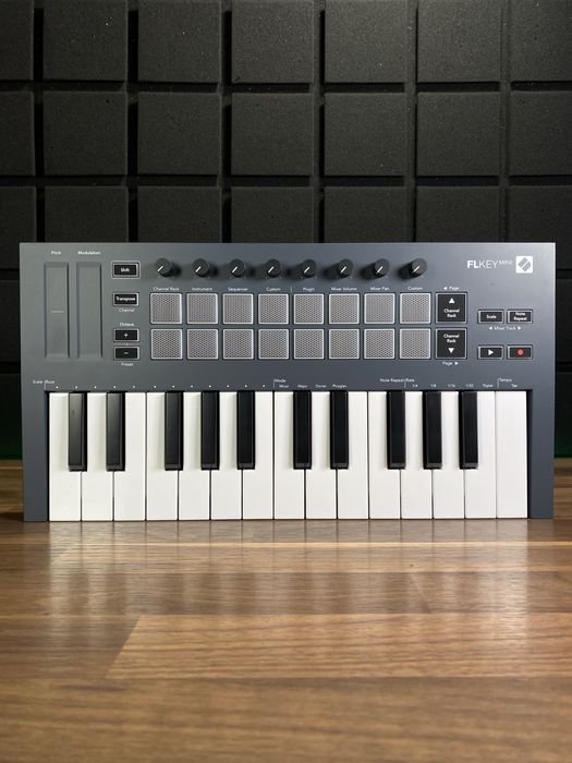 Novation FLkey Mini (Доставимо кур’єром — БЕЗКОШТОВНО!)