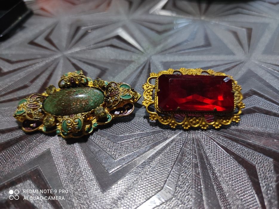 Брошки времён ссср позолота клеймо