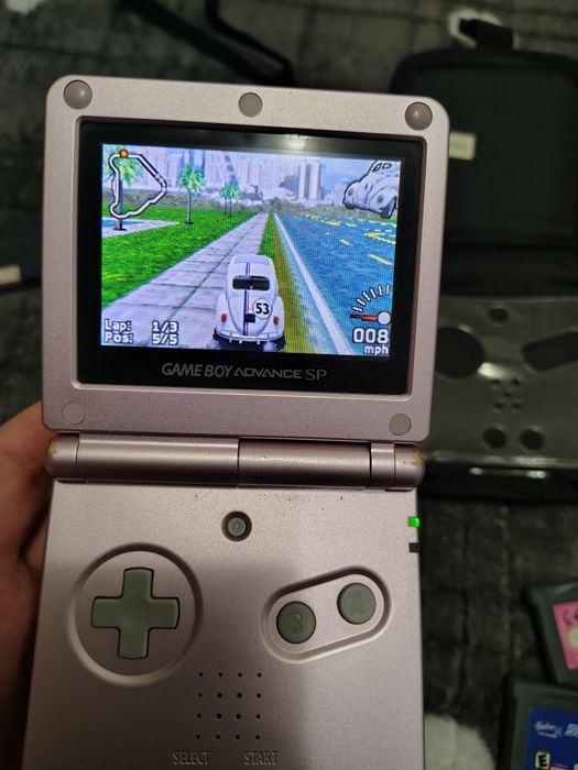 Nintendo Game Boy Advance SP