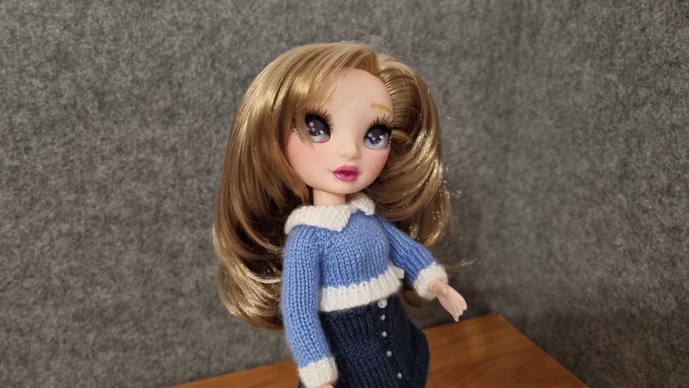 Boneca Rainbow High