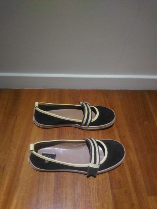 Sapatos da marca Furla em pele genuína t-37. Sem uso