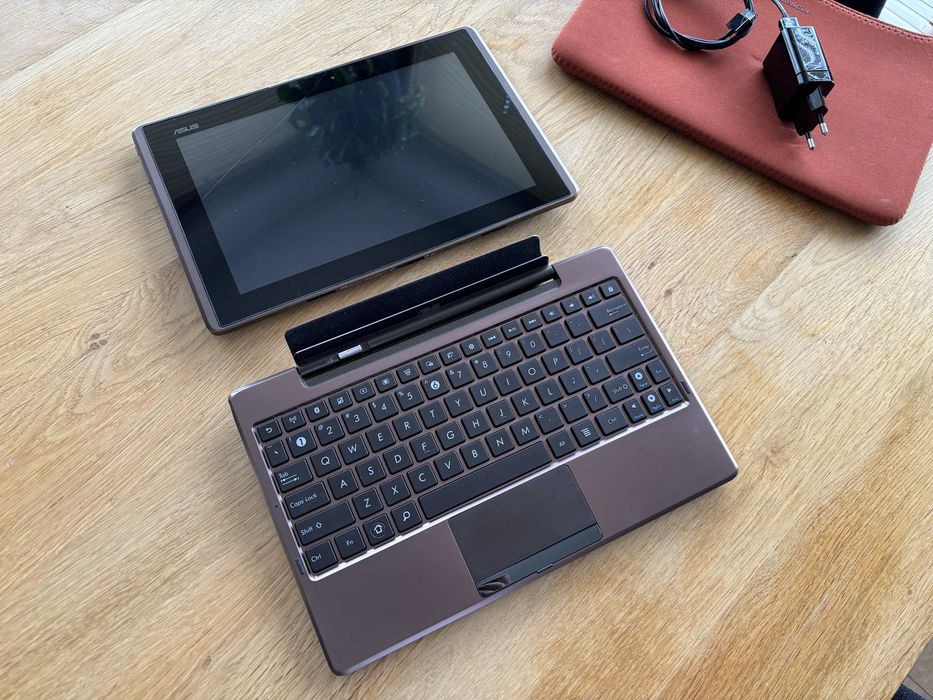 Asus EeePad Android tablet laptop transformer