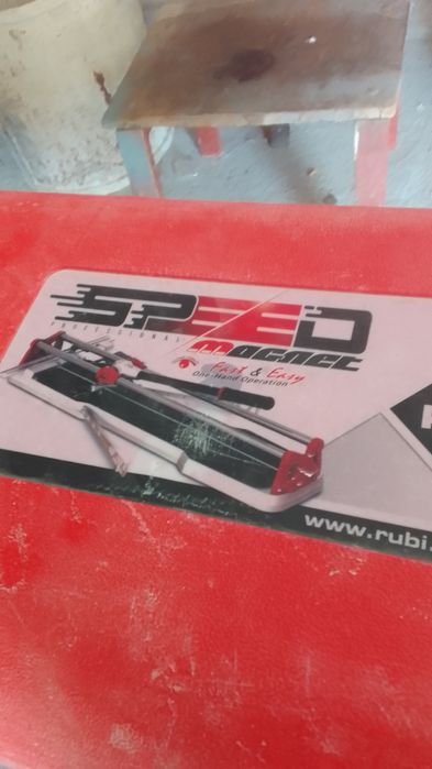 Máquina de cortar azulejo rubi 0.90cm como nova só  fĕz  uma obra como