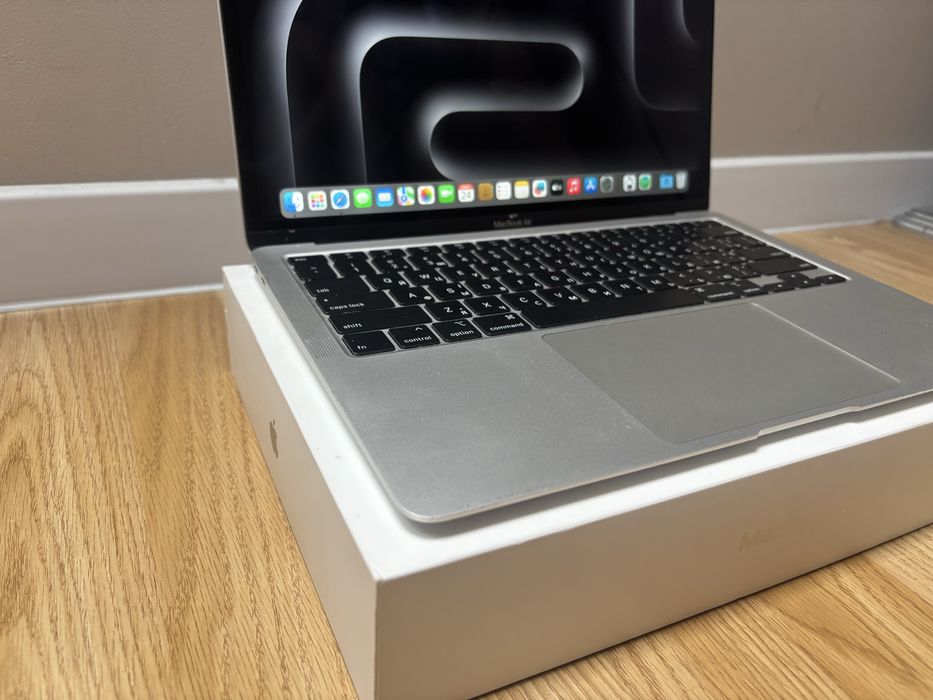 Ноутбук Macbook Air 2020 Retina 13-inch Silver [ 256 SSD / 8 GB ]