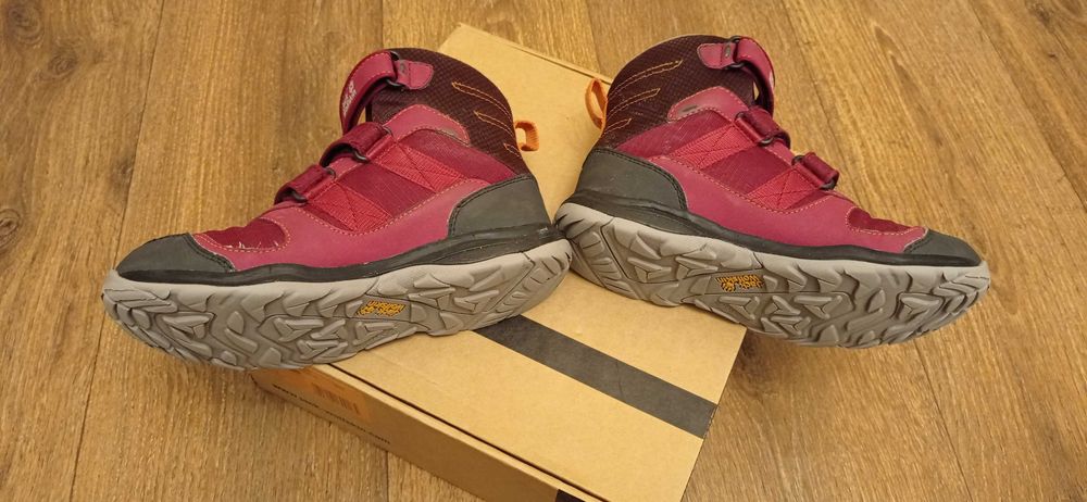 Ботинки зимние красные для девочки Jack Wolfskin размер, 35 б/у