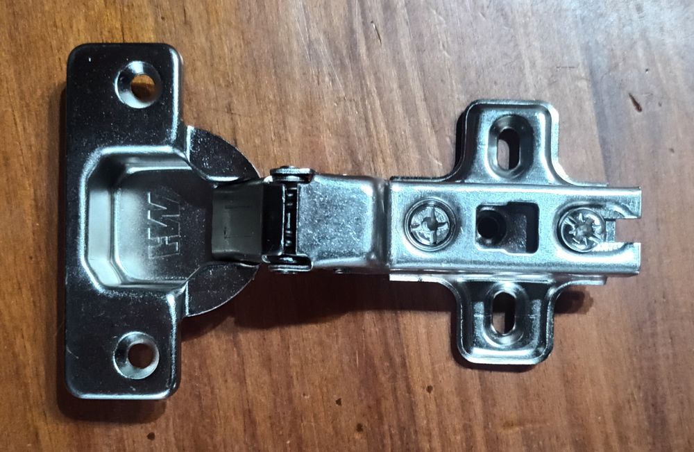Dobradiças para móveis meia curva