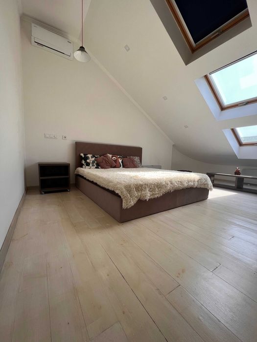 Оренда 2-кімнатної квартири з терасою на Петропавлівській Борщагівці