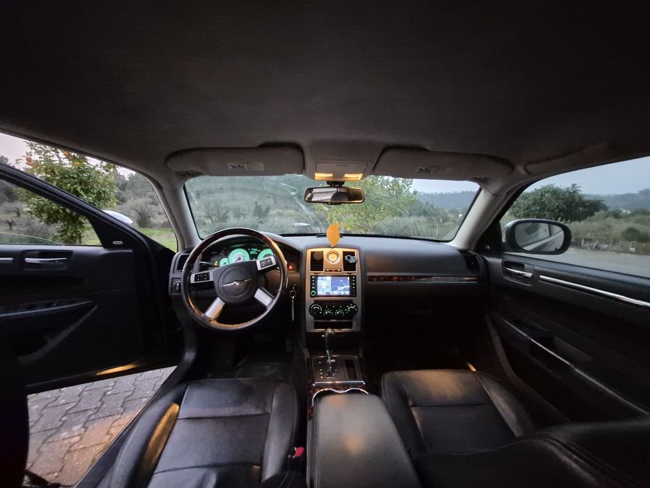 Chrisler C300 CDI Motorização Mercedes-Benz