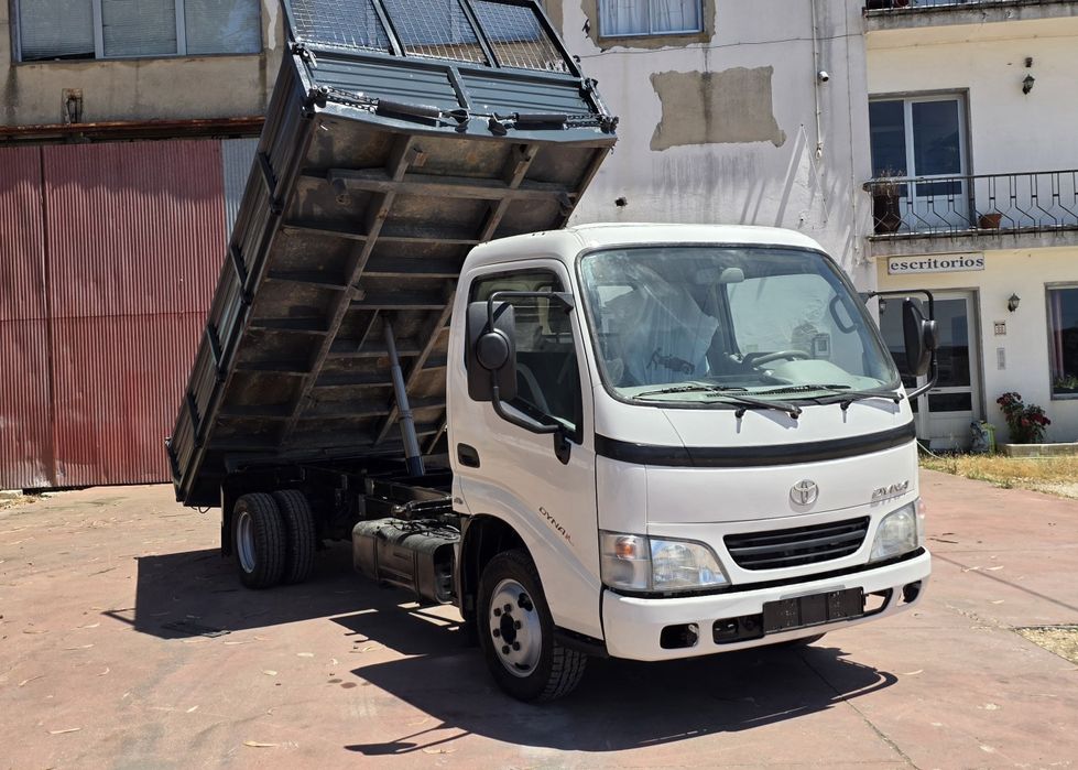 Toyota Dyna 3.0 D4D, 150.000km basculante tri-lateral