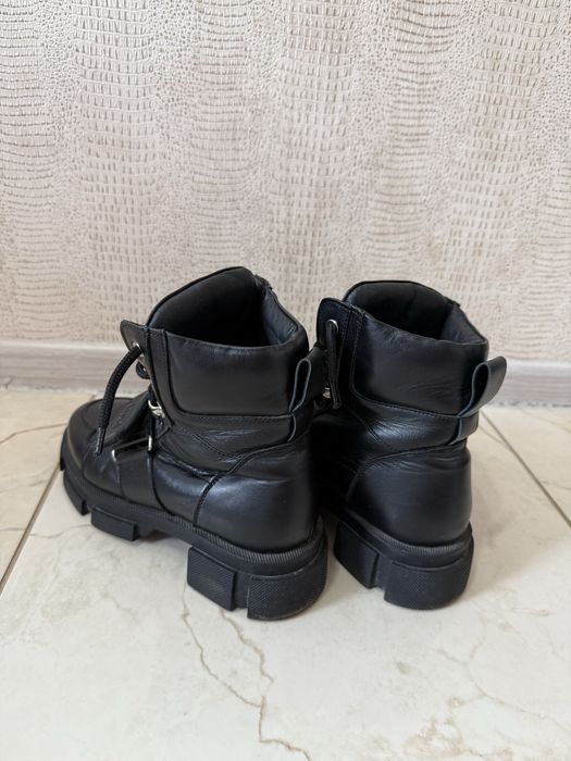 Продам кожаные зимние ботинки