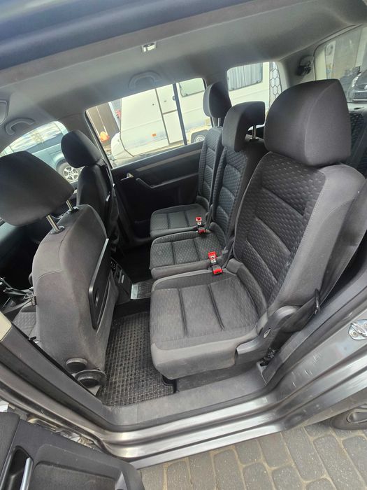 Sprzedam rodzinne auto Touran  7 osobowy
