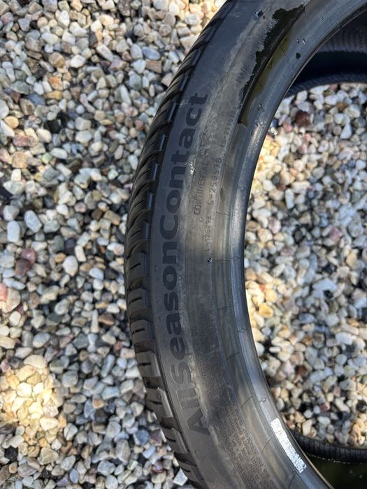 Continental AllSeasonContact 225/40 R19