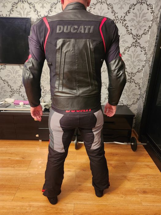 Продам комбез раздельный Dainese Ducati