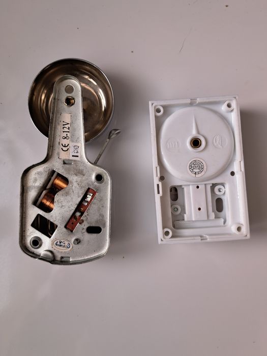 Klasyczny dzwonek do drzwi dwie sztuki