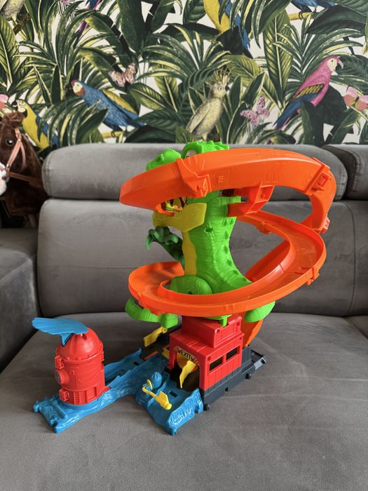 Tor Hot Wheels Remiza T-Rexa