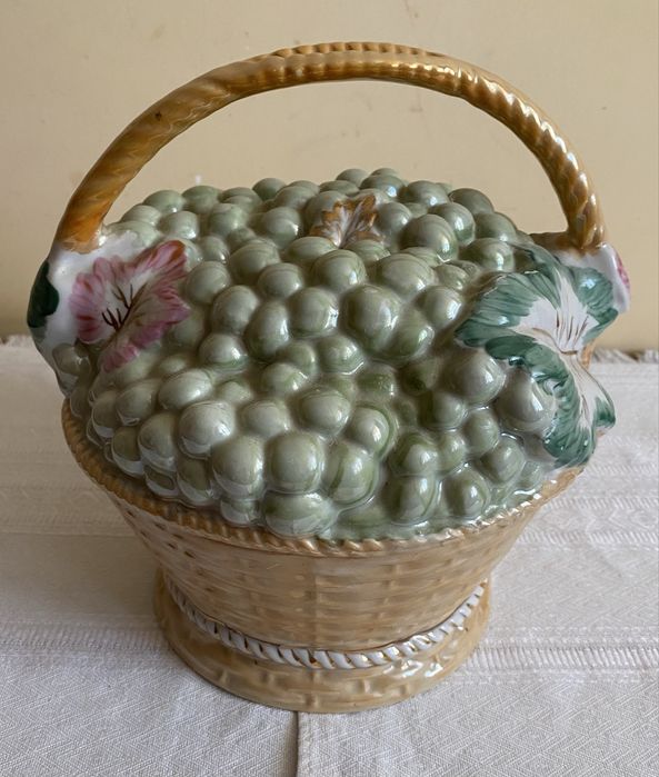 Цукерниця з кришкою