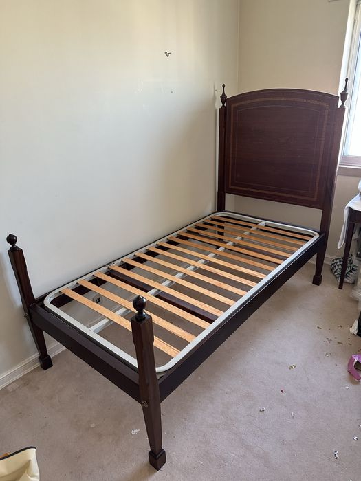 Cama de solteiro D. Maria