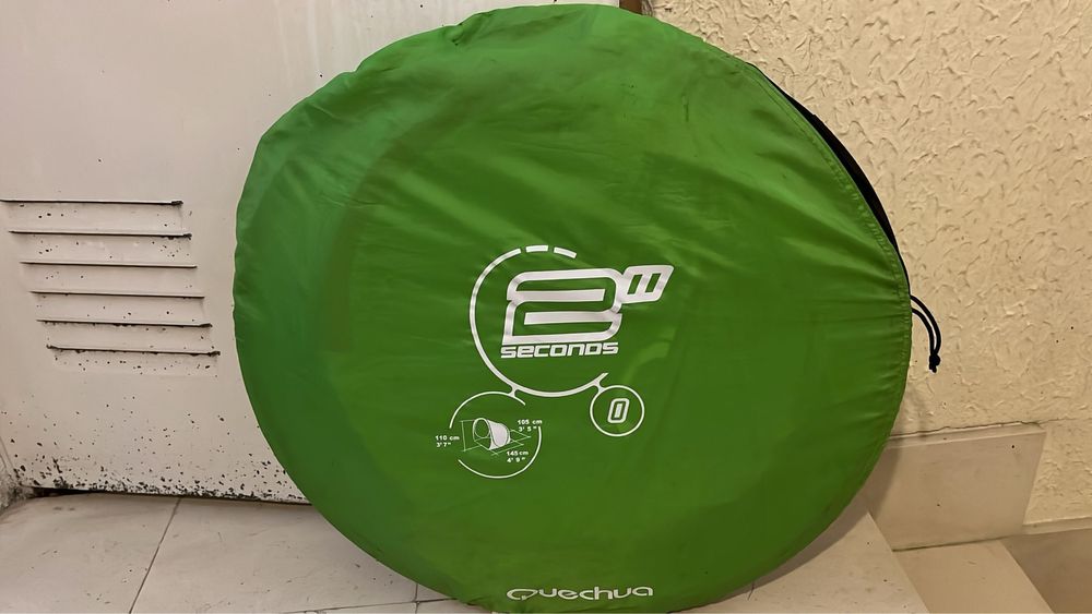 Abrigo solar quechua 110x105x145cm (AxLxP)