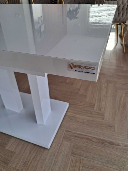 Stół biały rozkładany