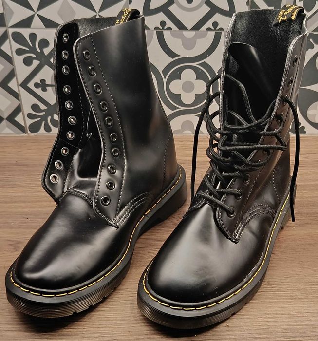Dr Martens 1460 AirWair czarne skórzane r.40 nowe