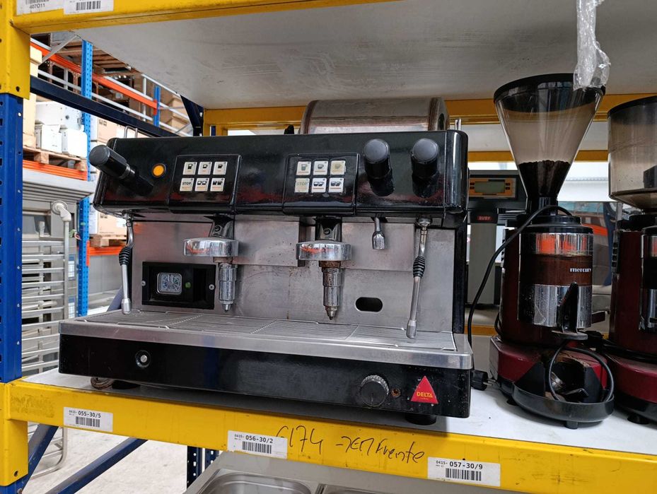 Máquina de cafe industrial + moinho