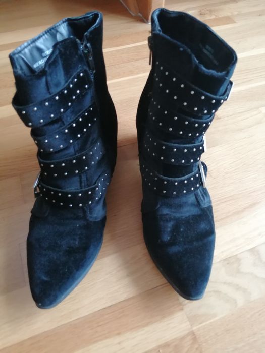 Botki czarne, zamszowe 37