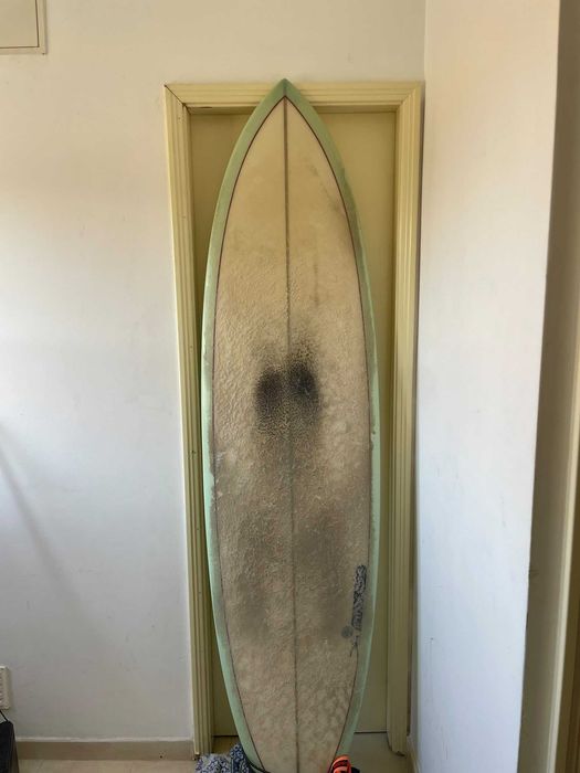 Prancha Single Fin Mid-length 6'10" 42L (Caparica) - estado impecável / Single Fin Mid-length 6'10"