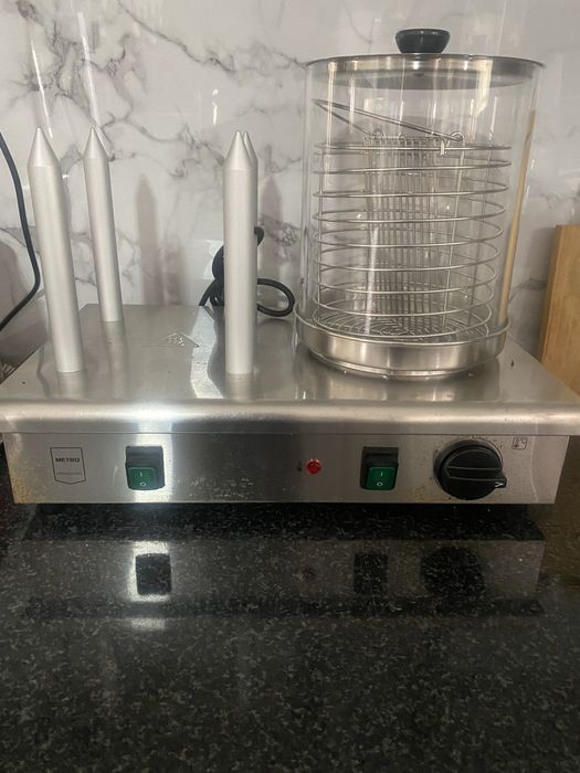 Máquina de Cachorros Quentes Industrial METRO Professional 4 Pinos – Como Nova