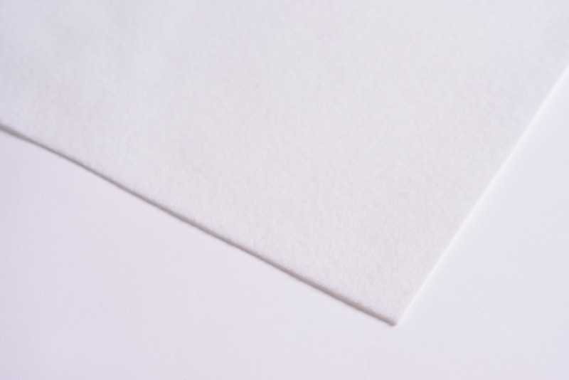 Geowłóknina PES 300g/m2 4m x 50mb