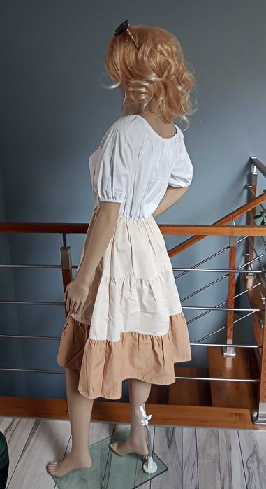 Trójkolorowa Lekka Sukienka Z Paskiem.