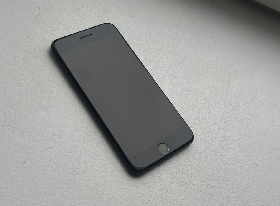 Продаю iPhone 7+  256 ГБ.