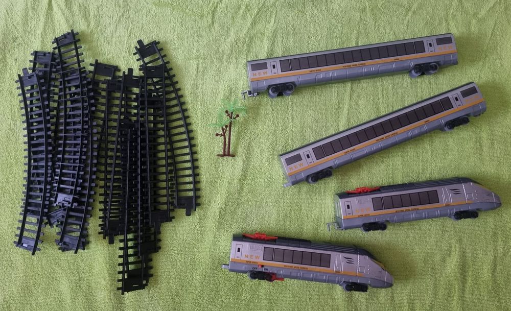 Pista de Comboios incompleta para juntar a outra ou Completar