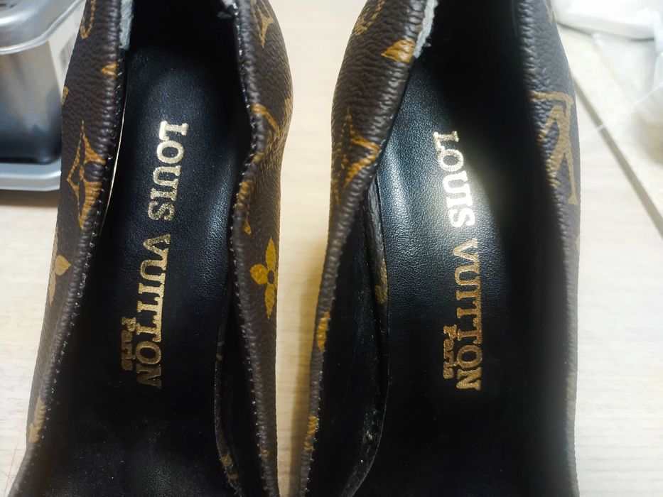 Brązowe szpilki Louis Vuitton rozmiar 37