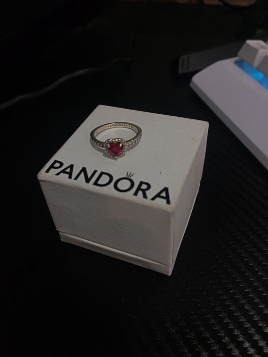 Pandora anel sparkling red elevated heart-prata