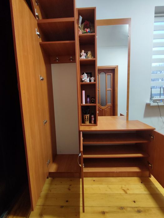 Прихожа в передпокій