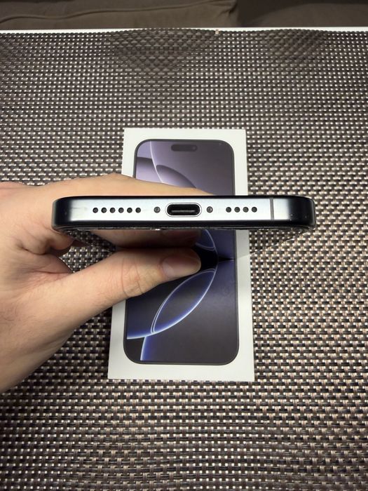 iPhone 16 pro max 265gb