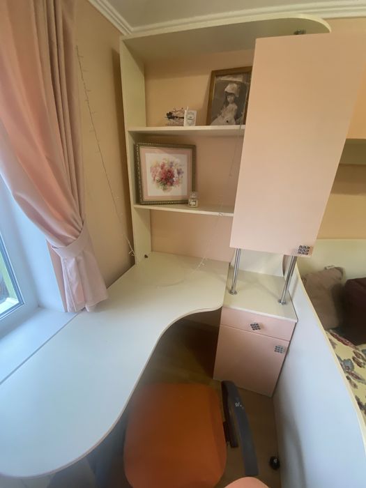 Меблі  для дівчини