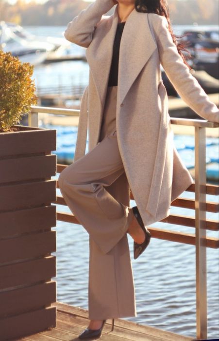 Ідеальне тепле жіноче бежеве пальто осінь шерсть кашемір s m не Zara