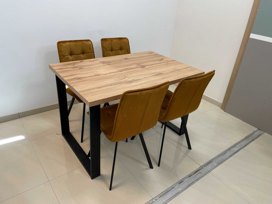 (599) Stół na metalowych nogach + 4 krzesła, nowe 1250 zł