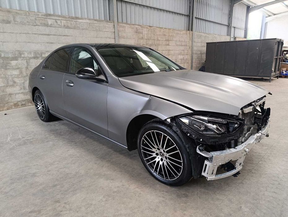MERCEDES-BENZ C220d Avantgarde