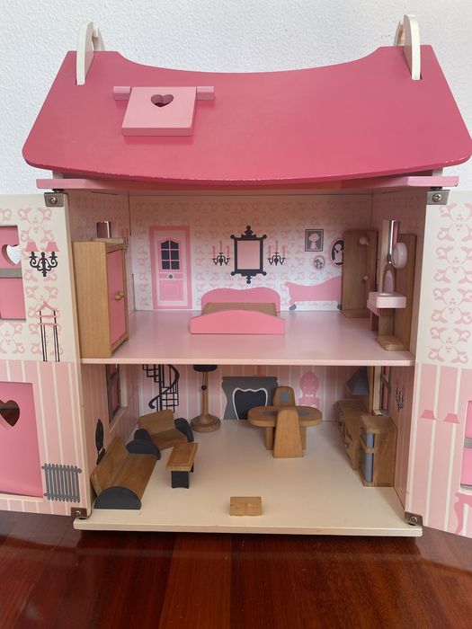 Vendo casinha de bonecas