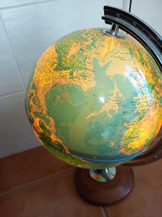 Globo terrestre - candeeiro - baixa de preço