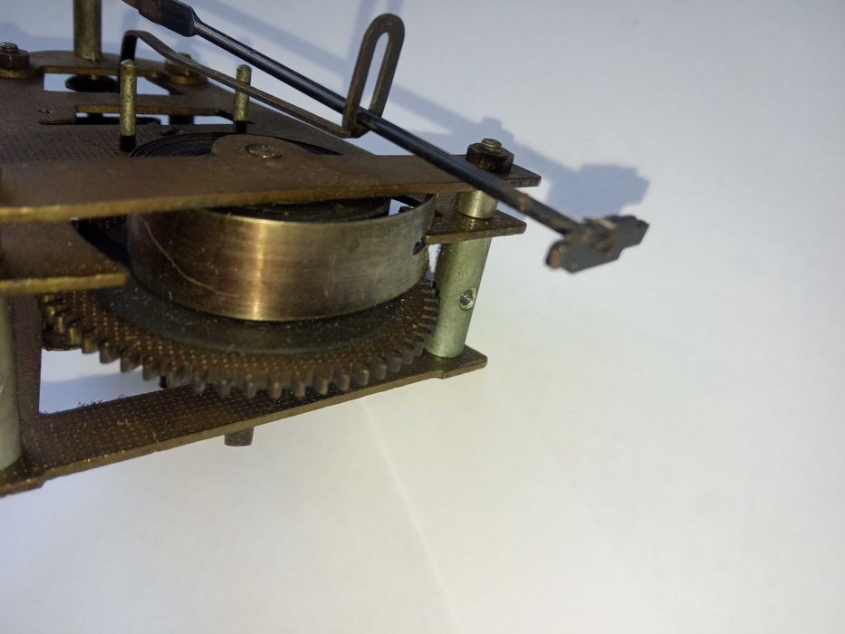 механизм на настенные часы 2-го Московского часового завода на ходу