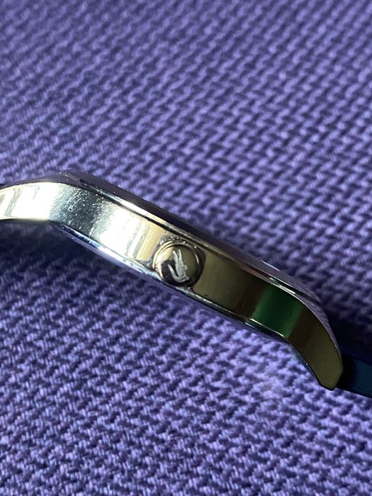 Zegarek Lacoste w kolorze złotym i czarnym paskiem