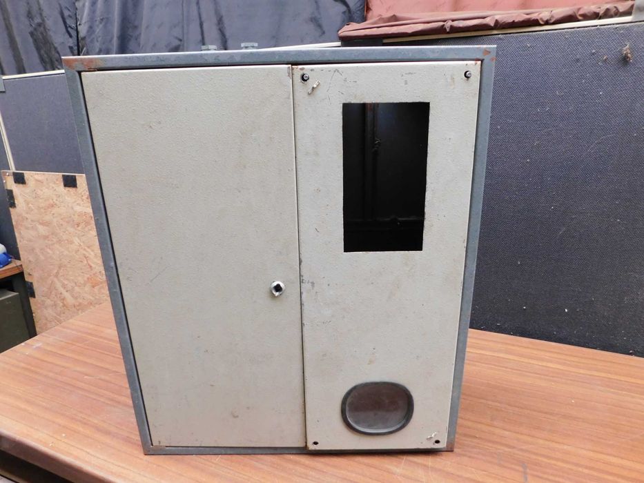 Armário para eletricidade ou outros fins