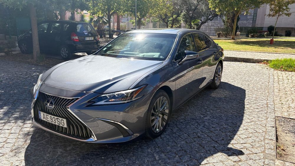 Lexus ES 300h Luxury+