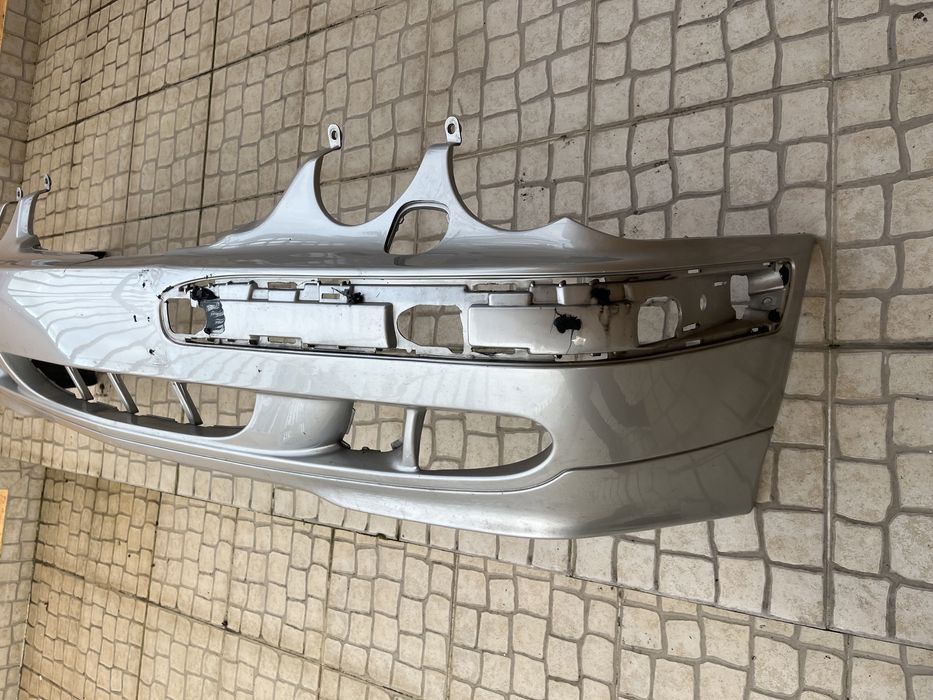 Vendo parachoques frente p/ Mercedes W210