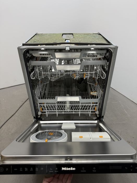 Нова посудомийна машина Miele G7790