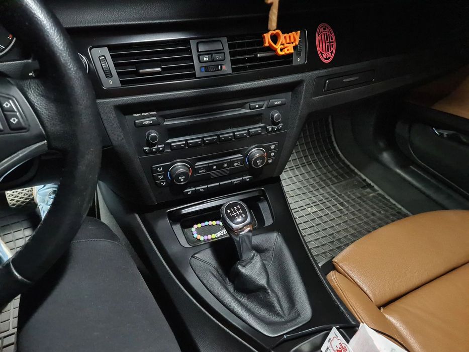 BMW Seria 3 BMW 320i 170km zadbany bezwypadkowy 1wł w kraju garazowany